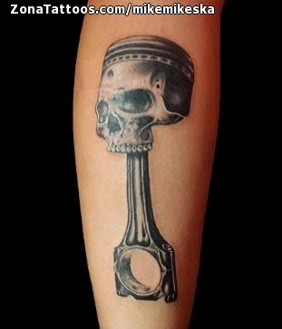Biomechanical Leg Skull Tattoo by Javier Tattoo
