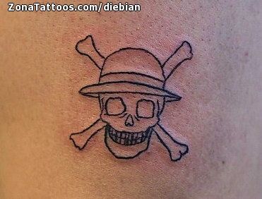 as a huge fan of one piece i designed my own jolly roger and got it  tatted this is the flag of the dreadlock pirates  rOnePiece