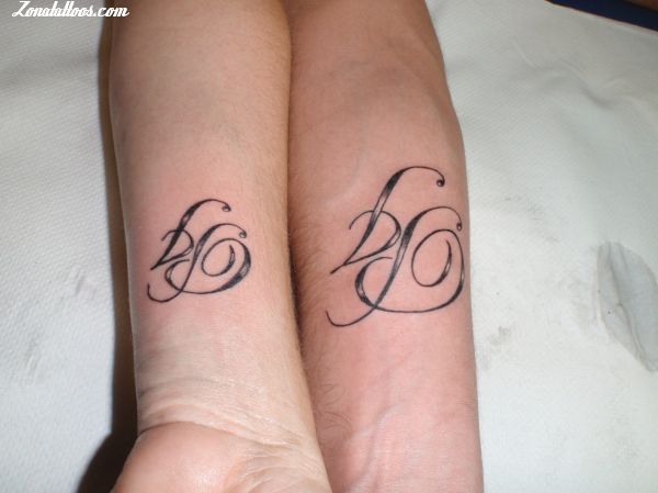 49 Initials Wrist Tattoos