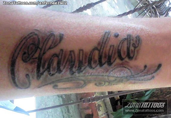  Tatuaje de Letras, Nombres, Claudia